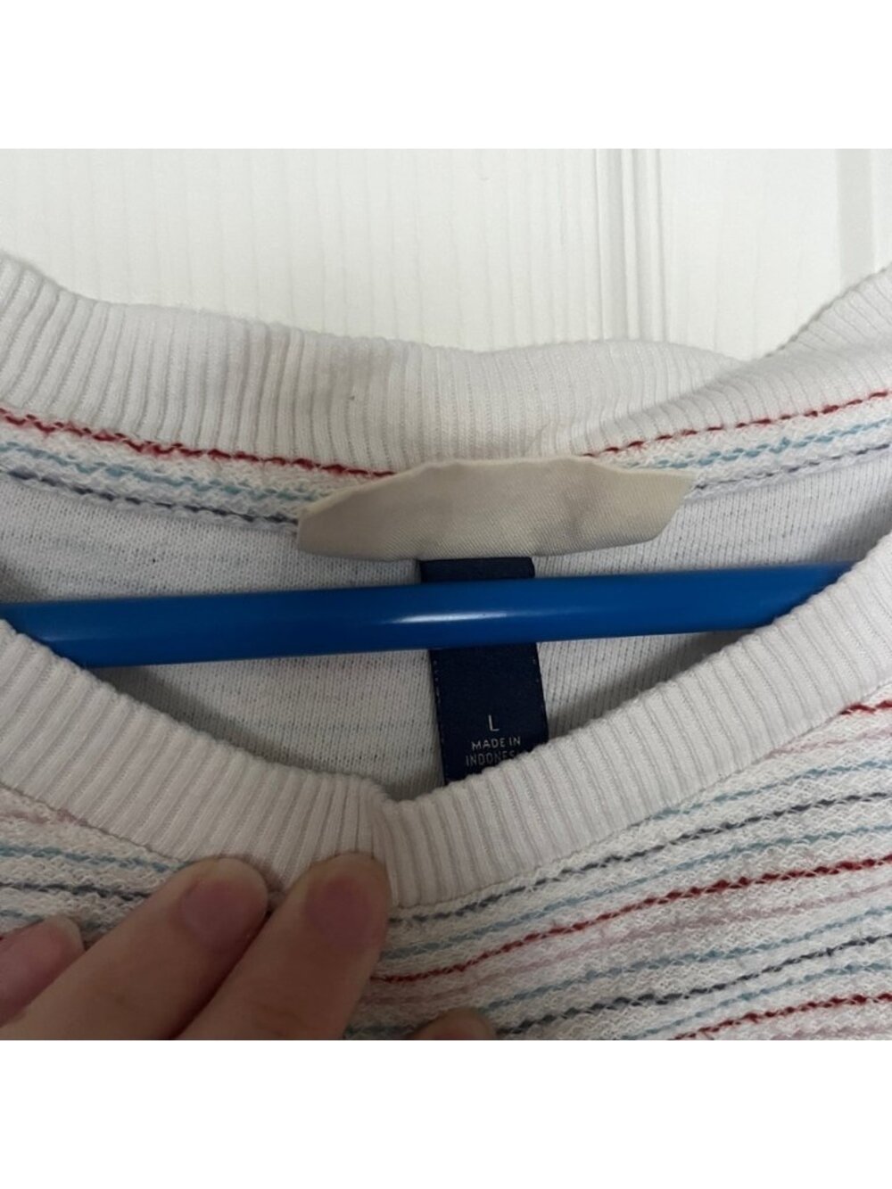 Universal Threads Crew Neck - Picture 4 of 7